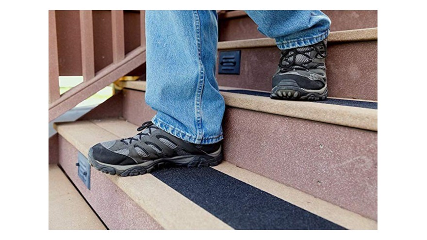 地磚樓梯防滑膠帶效果圖，美觀簡(jiǎn)潔又大方！