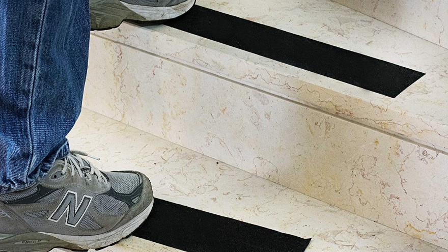 夜光條防滑膠帶是怎么發光的-自發光膠帶直供【昆山玉寰】