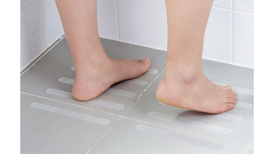 一片防滑貼，一把保護傘-家用膠帶生產(chǎn)廠家【昆山玉寰】