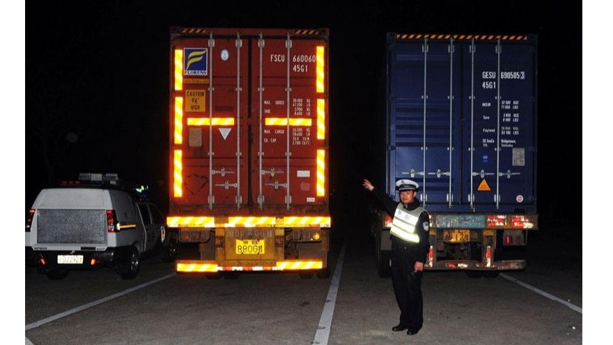 棱鏡反光膜是什么材質的-反光材質分析【昆山玉寰】